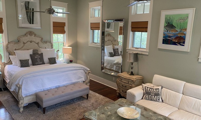 Watercolor House | Coziest Guesthouse by the Beach
