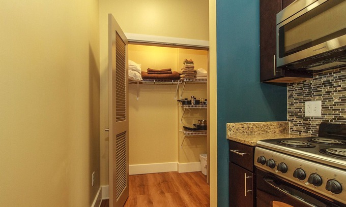 St. Clairsville House | Cozy 1 Bed minutes from Wheeling - 301
