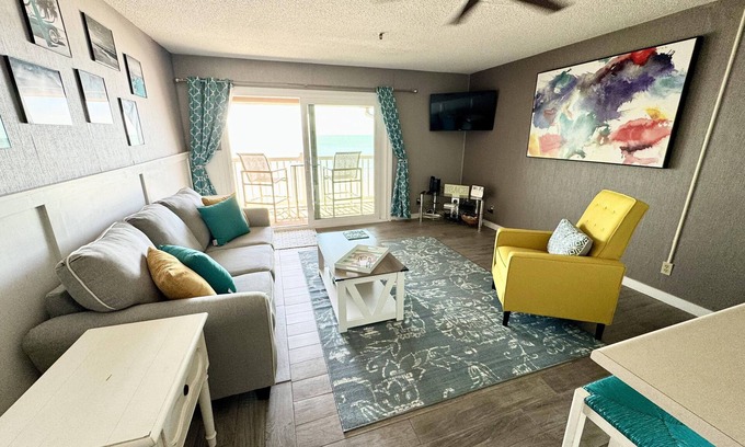 Ash Condo | Cozy 1-bedroom North Myrtle Beach Oceanfront Condo with Pool