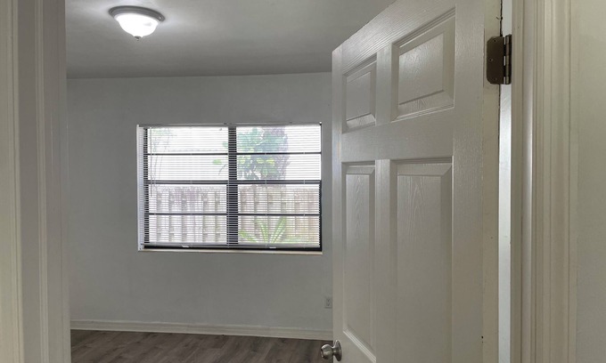 Miami Shores Apartment | Cozy 1-bedroom apartment in awesome Miami Shores with AC