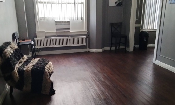 Westlake Apartment | Cozy 1-bedroom apartment in charming Los Angeles Near Staple Center