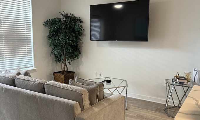 Alpharetta Apartment | Cozy 1-bedroom apartment in enjoyable Alpharetta with AC, fitness room, WiFi