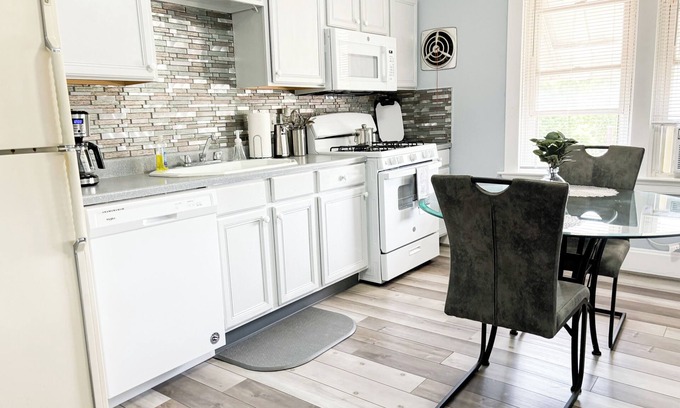 Westwood Apartment | Cozy 1-bedroom apartment with AC and WiFi. Cozy and stylish space offers comfort