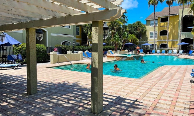 Clearwater Condo | Cozy 1/bedroom apartment w/heated pool, gym, close to Clearwater Beach!