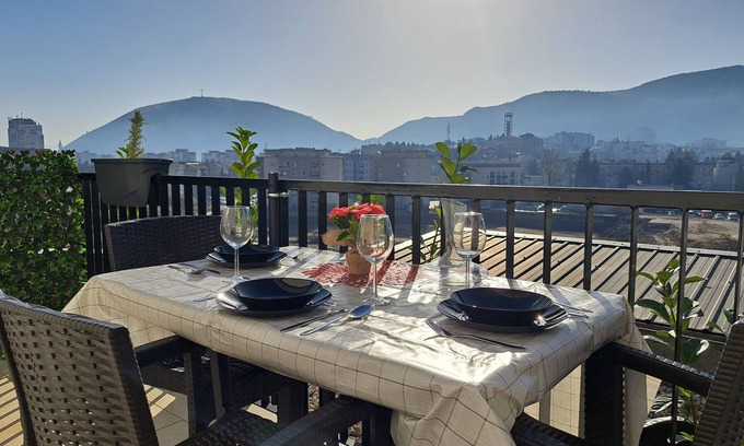 Mostar Apartment | Cozy 1-bedroom apartment in brilliant Mostar with AC, WiFi