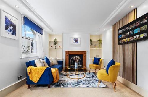 East Molesey Apartment | Cozy 1 Bedroom Apartment By Allure Soirée -Luxury Short Stay & Serviced Accommodation HamptonCourt with Netflix