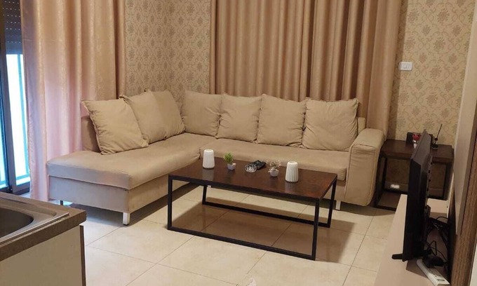 Amman Apartment | Cozy 1-bedroom apartment in charming Amman near Cozmo with WiFi, AC