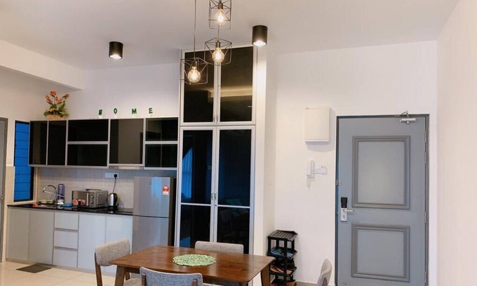 Malacca City Apartment | Cozy 1-bedroom apartment in Atlantis Residence Melaka with WiFi, AC , Netflix