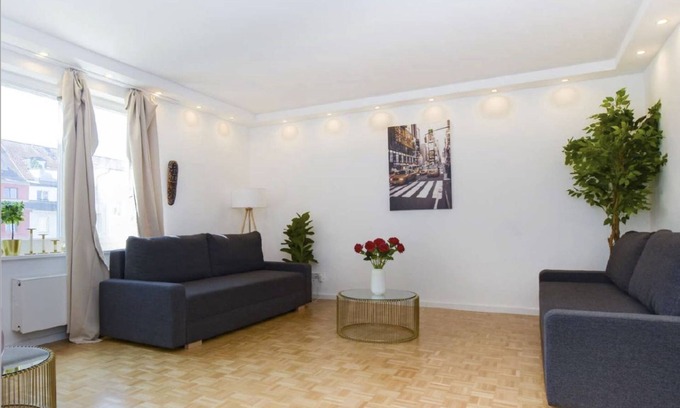 Am Luitpoldpark Apartment | Cozy 1-bedroom City apartment in amazing München with WiFi