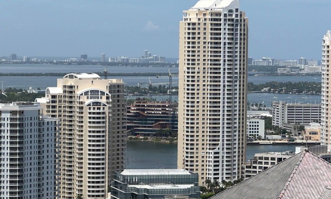 Brickell Condo | Cozy 1-bedroom condo in Brickell financial dist. Stunnig views from 42nd floor.