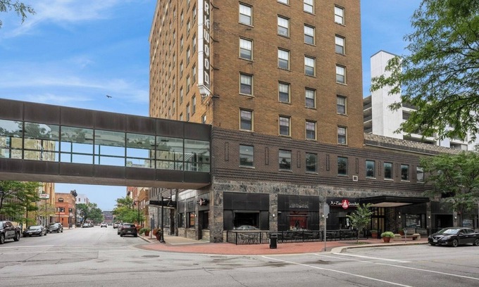 Downtown Des Moines Condo | Cozy 1-bedroom condo in the heart of Des Moines