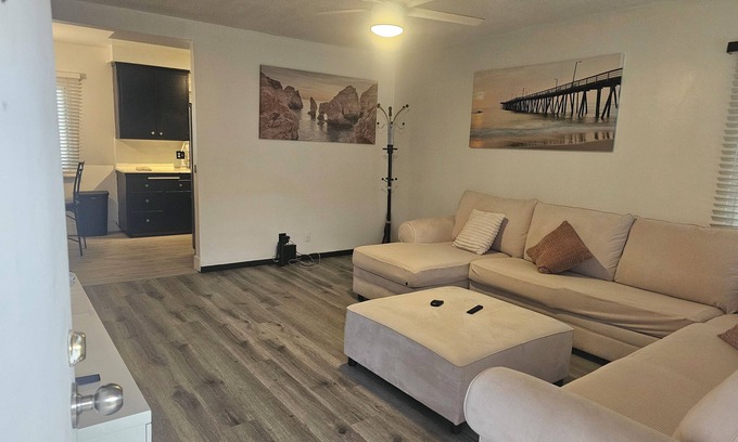 Inglewood Condo | Cozy 1-bedroom condo the new Mecca with WiFi and AC in charming Inglewood