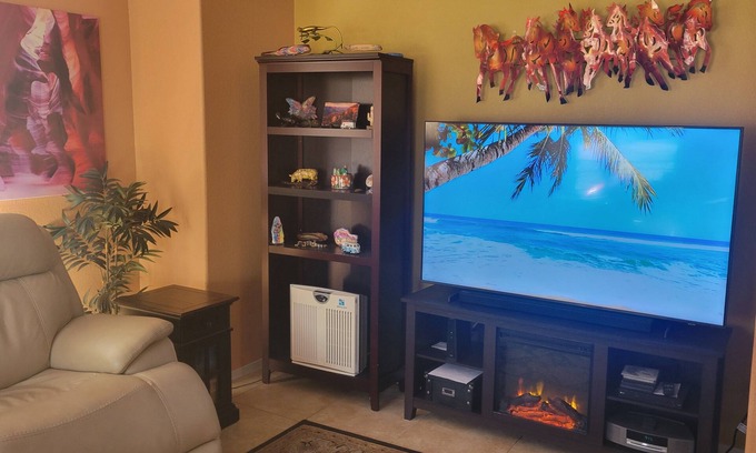 Las Vegas Condo | Cozy 1-bedroom condo in a gated, quiet community