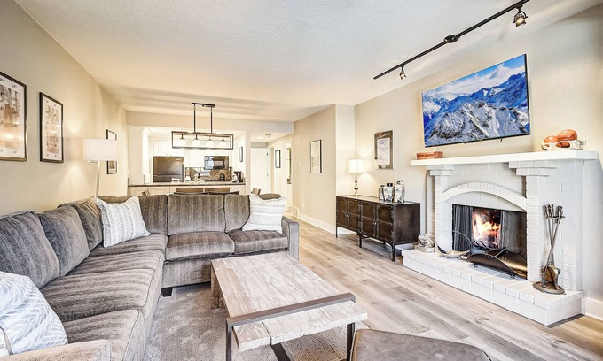 North Park City Condo | Cozy 1-Bedroom Condo for 6-Short Walk to PCMR