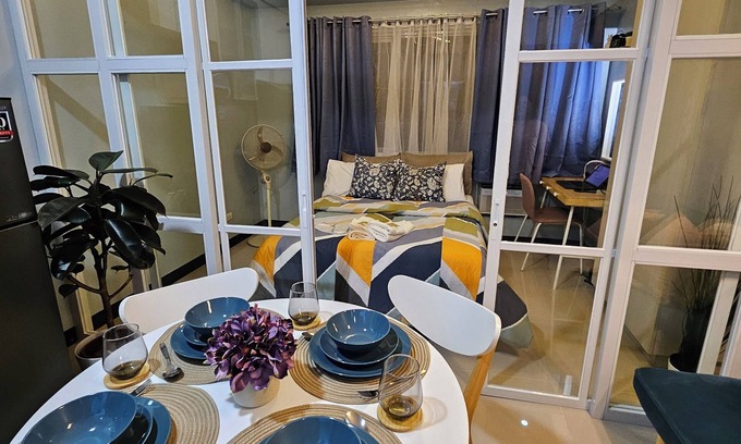 Pinagsama Condo | Cozy 1-bedroom condo with AC, WiFi near NAIA airport