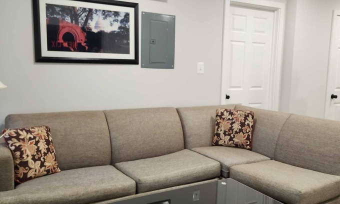 Towson Condo | Cozy 1-bedroom condo with AC, WiFi in welcoming Towson