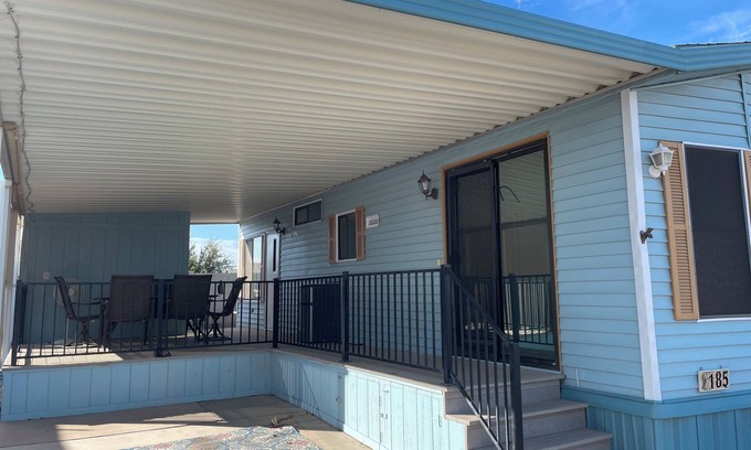 Arizona City House | Cozy 1 bedroom home in awesome Arizona City 55+community with pool & gym