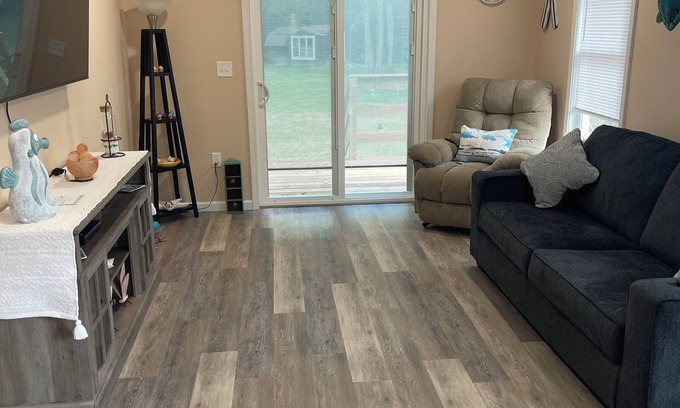 Circleville Apartment | Cozy 1-bedroom home in Circleville with AC, Walking distance Hargus Lake.