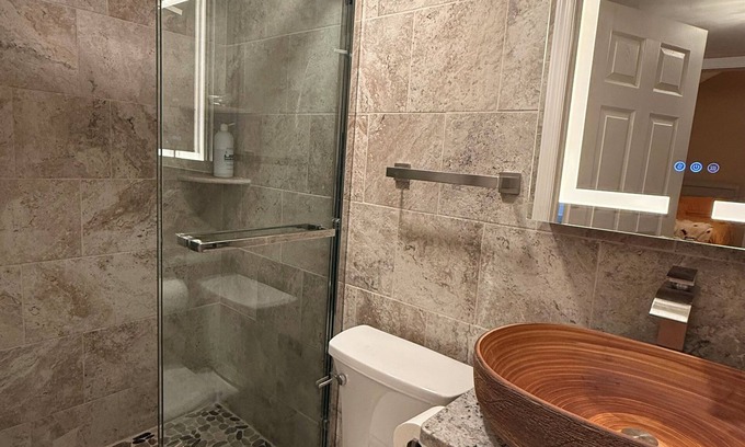 Sharon House | Cozy 1-bedroom in charming Sharon