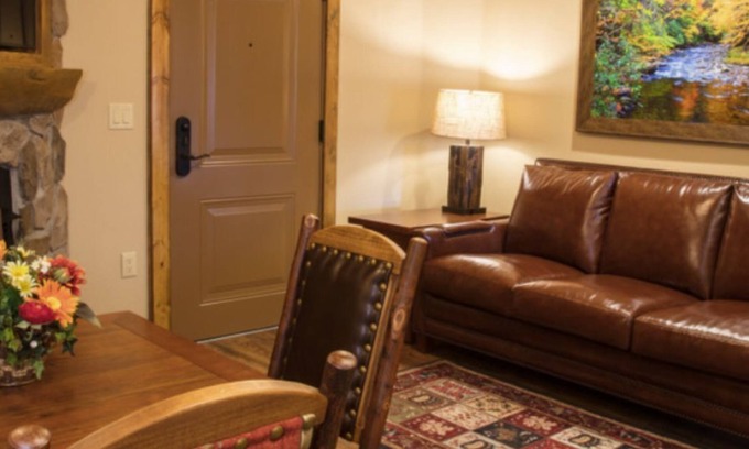 Gatlinburg Resort | Cozy 1-bedroom Resort villa with Family-Friendly Activities onsite
