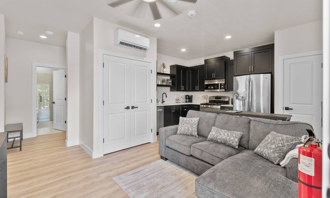 Hurricane Apartment | Cozy 1-Bedroom Suite Near Zion National Park - Pet Friendly!