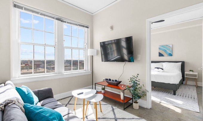 Civil Rights Historic District Apartment | Cozy 1bd- Heart of Downtown Bham- Remote Workspace