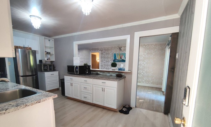Seattle Metro Area House | Cozy 1bd home minutes from SEA airport & downtown.
