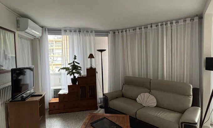 Balaruc-les-Bains Apartment | "Cozy 1BR Apt Near Thermal Baths & Thau Lagoon - Pet-Friendly, WiFi, A/C"