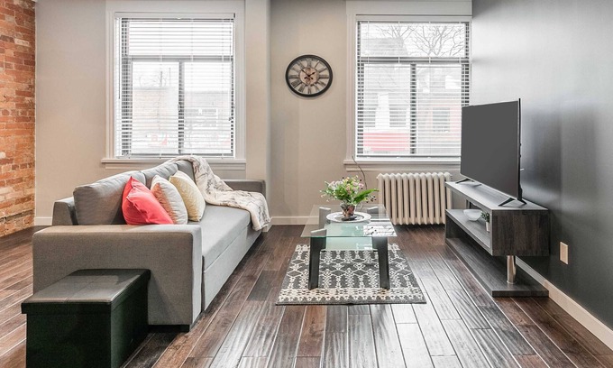 Central Hamilton Apartment | Cozy 1BR- Condo Unit - James Street North