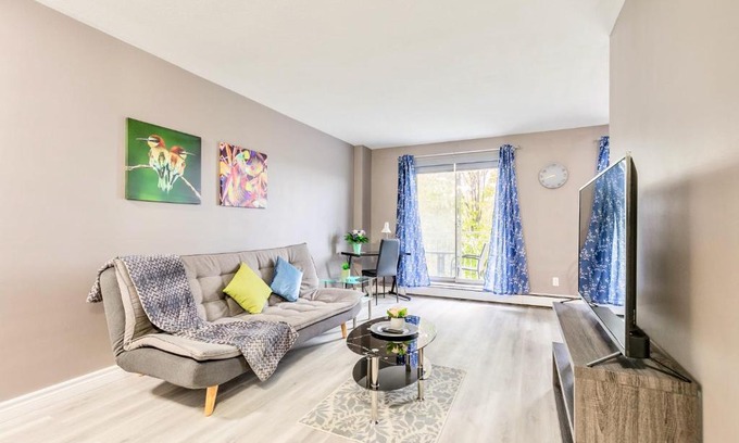 Hamilton Apartment | Cozy 1BR Home - Near Downtown with Balcony