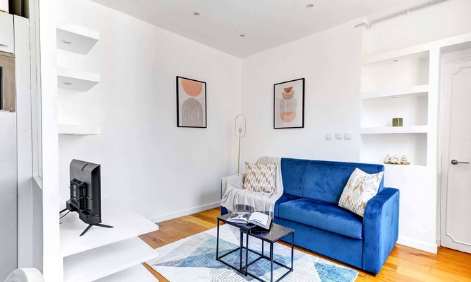 Madeleine Apartment | Cozy 1BR Near Champs