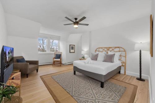 Mount Auburn Apartment | Cozy 2.5BR near Zoo - Hospitals - UC - Free Parking