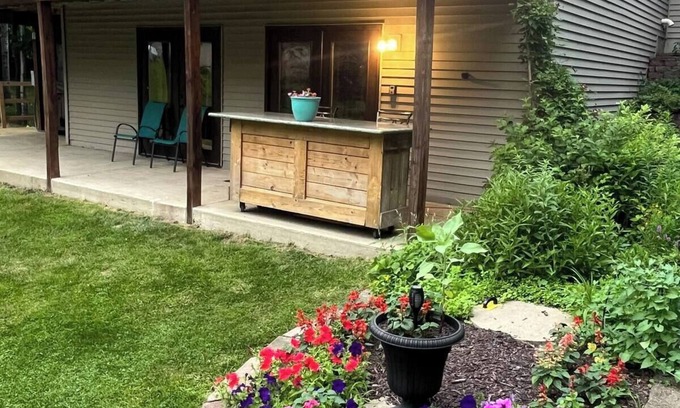 Lauderdale Lakes House | Cozy 2-bed, 1 bath Retreat in Elkhorn, WI close to Lauderdale Lakes