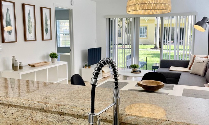 Boca Raton Apartment | Cozy 2 bed, 2 bath ground floor apartment in West Boca Raton