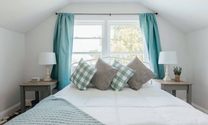 Bristol Apartment | Cozy 2 Bed Apartment Near Downtown Bristol