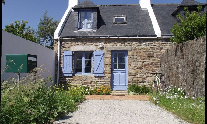 Le Palais House | Cozy 2-Bed House with Garden, Parking & Pet-Friendly, Near Le Palais