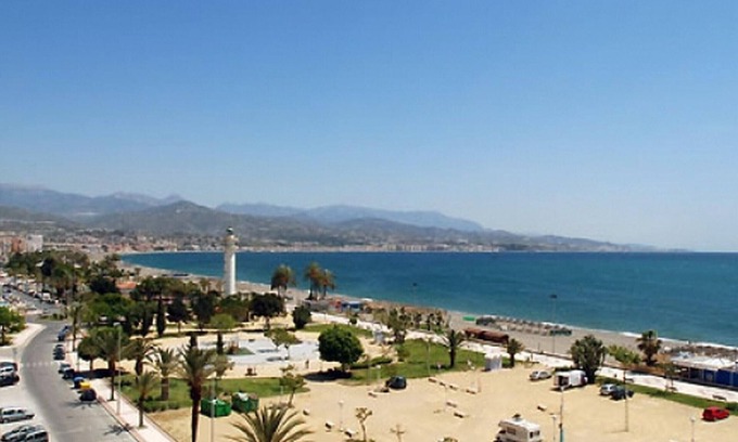 Torre del Mar Apartment | Cozy 2-Bedroom Apt with Pool, Garden & Tennis near Beach in Torre del Mar