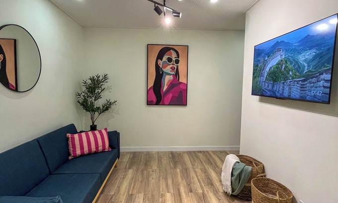 Ealing Park Apartment | Cozy 2-bedroom apartment in charming Bridgetown with WiFi, AC