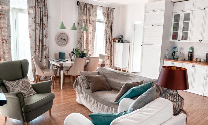 Vake-Saburtalo Apartment | Cozy 2 bedroom apartment in vintage style