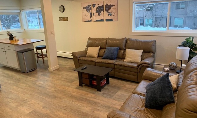 Spenard Apartment | Cozy 2-bedroom apartment near airport in Spenard