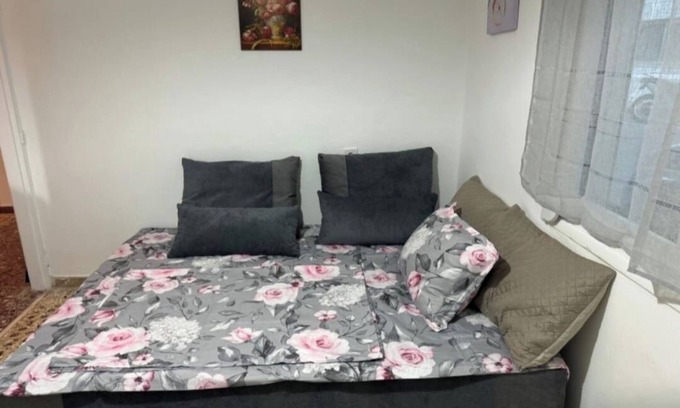 Mytilene Apartment | Cozy 2-bedroom apartment in peaceful Mitilini with WiFi, AC 1A up to 5 people