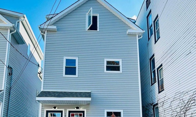 Newark Apartment | Cozy 2-bedroom apartment with WiFi, AC in Irvington