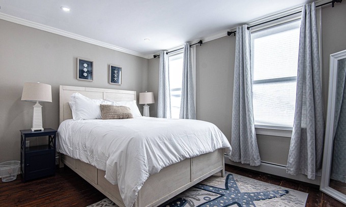 Newport Apartment | Cozy 2-bedroom apartment in Newport with WiFi, AC. 15% Off Monthly Bookings!