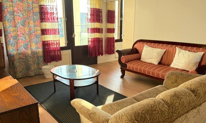 Espoo Apartment | Cozy 2 Bedroom Apartment in Central Espoo, Close to Matinkylä Metro Station