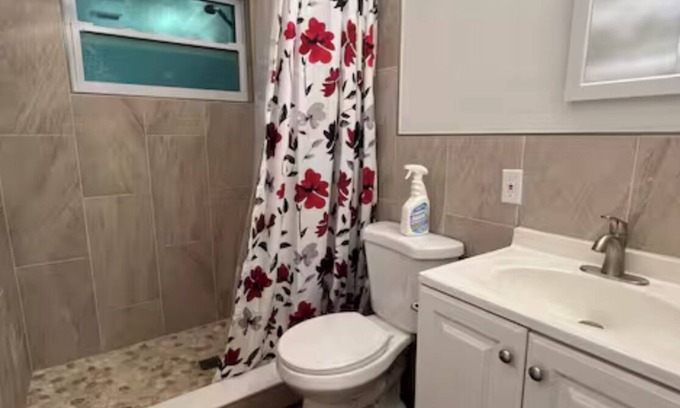 Naples Park Apartment | Cozy 2-bedroom apartment near the Ocean