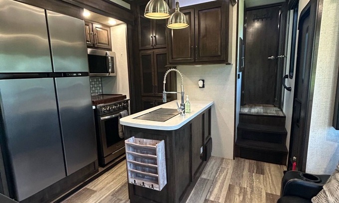 Yankeetown RV Rental | Cozy 2-bedroom campground in peaceful Yankeetown with WiFi, AC