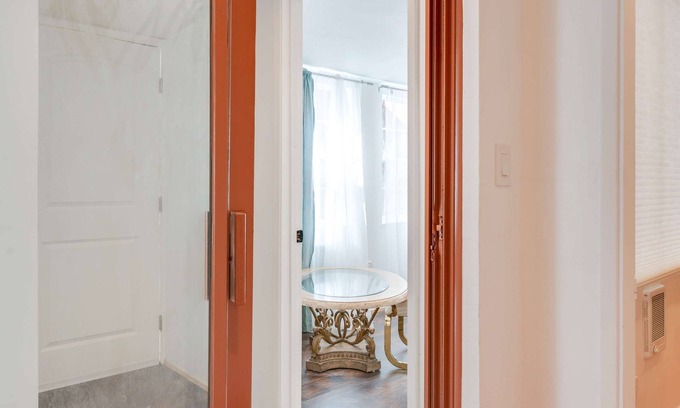 Mosswood Condo | Cozy 2-bedroom condo in lovely Oakland with WiFi