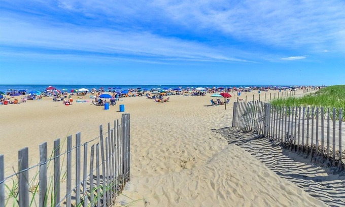 North Ocean City Condo | Cozy 2 Bedroom Condo in Tradewinds Steps from the Beach!