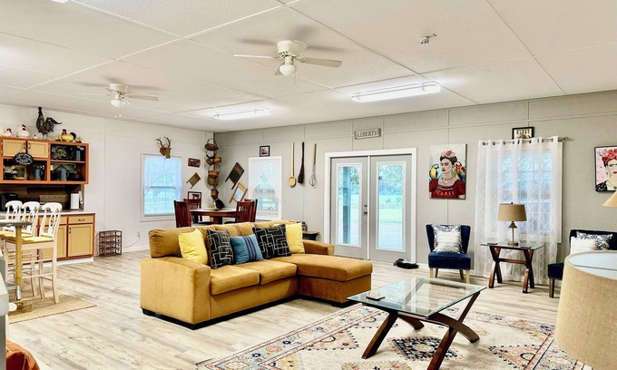 Oxford Other | Cozy 2- bedroom, full bath guest house on working farm, 1 mile to racetrack.