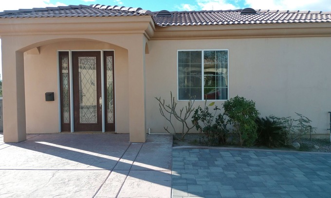 Thousand Palms House | Cozy 2-bedroom guesthouse in fabulous Thousand Palms with AC, WiFi